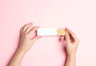 排卵期出血是懷孕嗎 出現鮮血別緊張 先找出原因和症狀 才有辦法加以治療 妳的煩惱顧問 Trouble Care